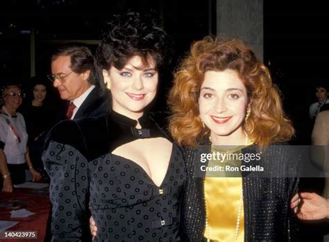 387 Annie Potts 80s Stock Photos & High